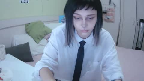 Kira online show from 09/30/25, 11:15