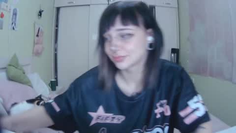 Kira online show from 10/06/25, 11:07