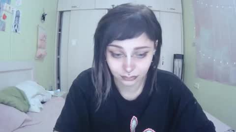 Kira online show from 10/09/25, 10:24