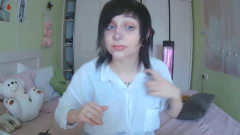 Kira online show from 10/14/25, 10:27