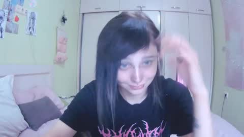 Kira online show from 10/20/25, 10:27