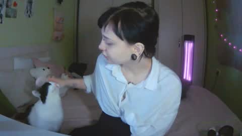 Kira online show from 10/21/25, 11:00