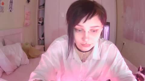 Kira online show from 10/22/25, 11:54