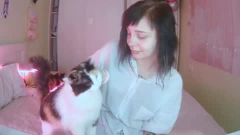 Kira online show from 10/24/25, 10:33