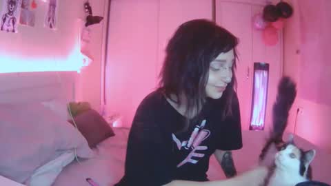 Kira online show from 10/28/25, 10:41