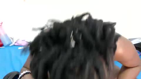 lyenne online show from 10/17/25, 03:14