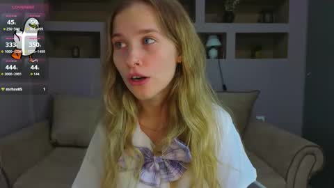 Lynn online show from 10/25/25, 02:24