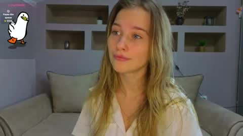 Lynn online show from 10/30/25, 04:08