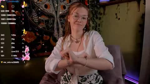 Lyra online show from 10/13/25, 10:37