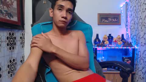 Snapshot of lyubovmoya3 chatting on 01/02/25, 07:18 SWEETPINOY online show from 01/02/25, 07:18