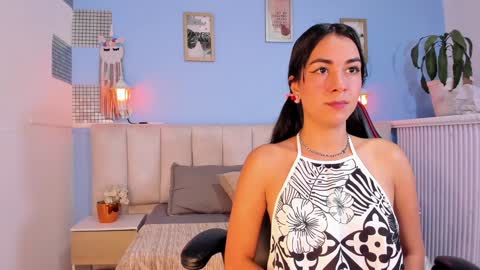 Snapshot of lyzzi_smith01 chatting on 01/08/25, 10:37 Lizzy smith online show from 01/08/25, 10:37