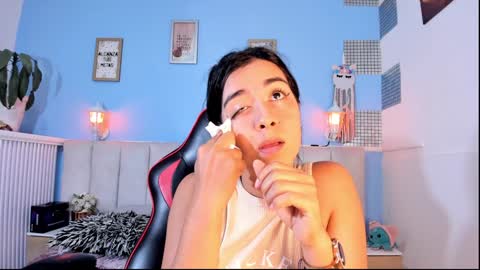 Snapshot of lyzzi_smith01 chatting on 01/22/25, 01:42 Lizzy smith online show from 01/22/25, 01:42