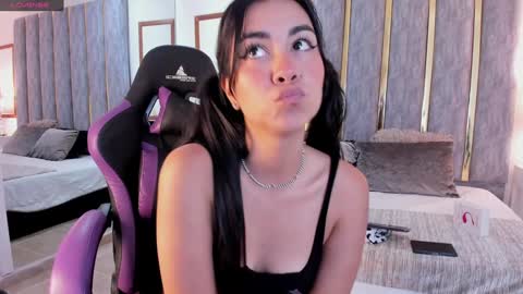 Snapshot of lyzzi_smith01 chatting on 02/05/25, 11:50 Lizzy smith online show from 02/05/25, 11:50