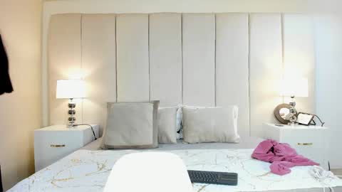 Snapshot of lyzzi_smith01 chatting on 02/25/25, 01:06 Lizzy smith online show from 02/25/25, 01:06