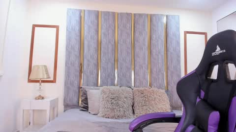 Snapshot of lyzzi_smith01 chatting on 03/11/25, 01:59 Lizzy smith online show from 03/11/25, 01:59