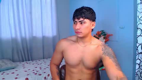 Snapshot of m1chaelx_ chatting on 10/29/25, 08:43 MICHAEL online show from 10/29/25, 08:43