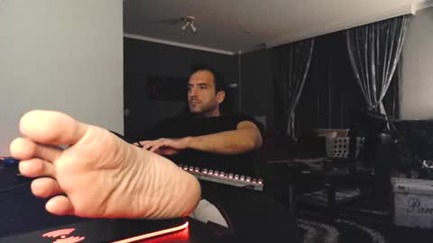 Snapshot of m4st3r_0f_d0m1n4nc3 chatting on 12/08/24, 11:08 ready to cum online show from 12/08/24, 11:08