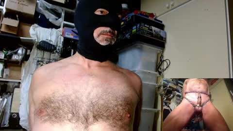 m_grizzly_65 online show from 11/10/25, 07:57
