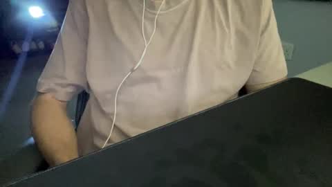 Snapshot of m_pete chatting on 10/06/25, 06:38 m_pete online show from 10/06/25, 06:38