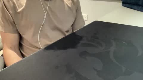 Snapshot of m_pete chatting on 10/13/25, 05:46 m_pete online show from 10/13/25, 05:46