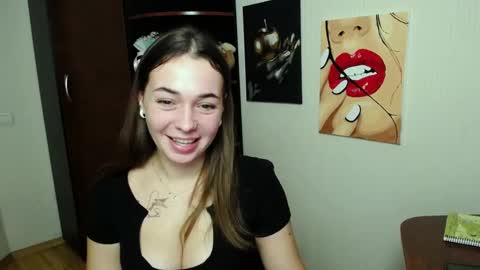 Snapshot of m_vikki chatting on 12/24/24, 02:01 Vikki online show from 12/24/24, 02:01