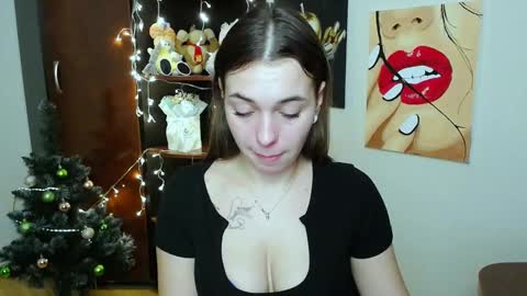 Snapshot of m_vikki chatting on 01/04/25, 02:14 Vikki online show from 01/04/25, 02:14