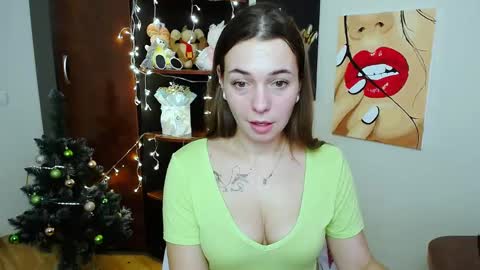 Snapshot of m_vikki chatting on 01/11/25, 01:11 Vikki online show from 01/11/25, 01:11