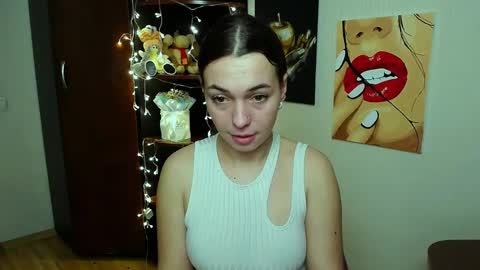 Snapshot of m_vikki chatting on 01/21/25, 02:59 Vikki online show from 01/21/25, 02:59
