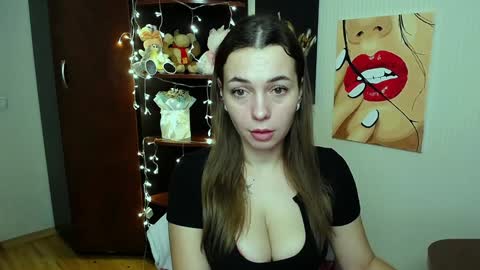 Snapshot of m_vikki chatting on 01/22/25, 12:49 Vikki online show from 01/22/25, 12:49