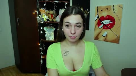 Snapshot of m_vikki chatting on 01/26/25, 08:25 Vikki online show from 01/26/25, 08:25