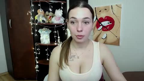 Snapshot of m_vikki chatting on 03/04/25, 11:08 Vikki online show from 03/04/25, 11:08