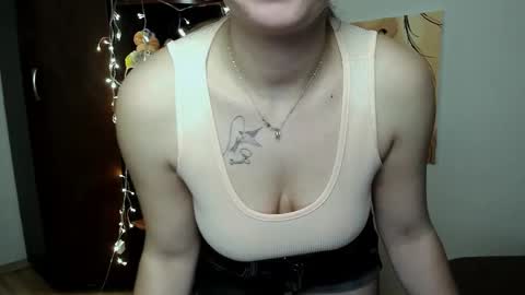 Snapshot of m_vikki chatting on 03/04/25, 05:13 Vikki online show from 03/04/25, 05:13