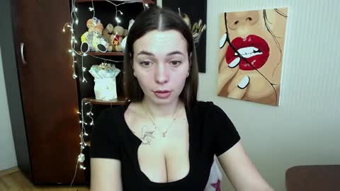 Snapshot of m_vikki chatting on 03/05/25, 10:55 Vikki online show from 03/05/25, 10:55