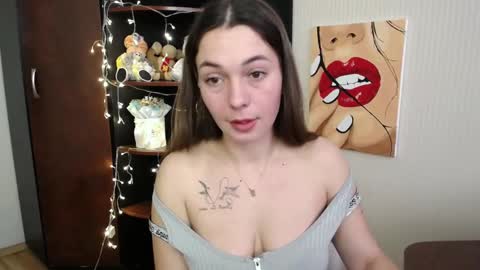 Snapshot of m_vikki chatting on 03/07/25, 12:56 Vikki online show from 03/07/25, 12:56