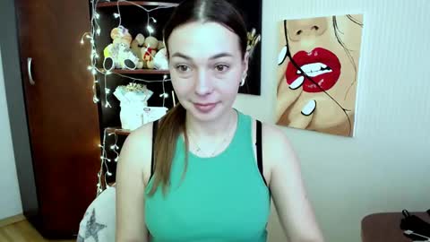 Snapshot of m_vikki chatting on 03/08/25, 10:22 Vikki online show from 03/08/25, 10:22