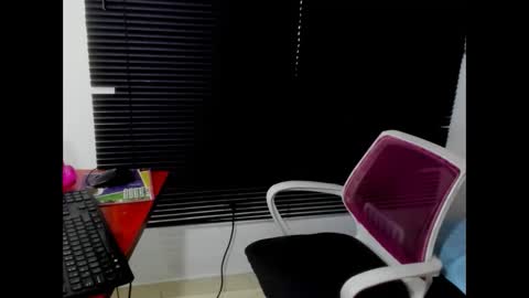 Snapshot of mabel_01 chatting on 11/13/25, 02:49 mabel_01 online show from 11/13/25, 02:49