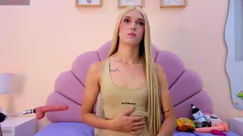 macarena_05_ online show from 11/07/25, 02:44