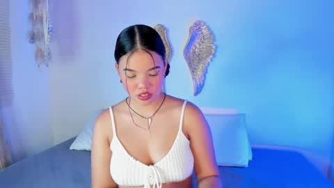 Macarena  online show from 10/28/25, 09:06