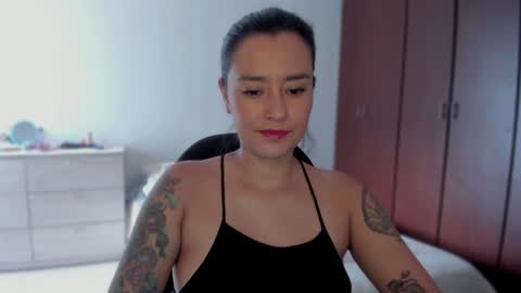 Snapshot of macarenax chatting on 12/18/24, 02:28 Maca online show from 12/18/24, 02:28