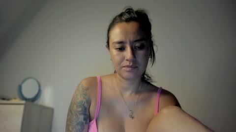 Snapshot of macarenax chatting on 12/30/24, 06:20 Maca online show from 12/30/24, 06:20