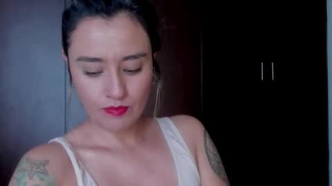 Snapshot of macarenax chatting on 10/21/25, 03:35 Maca online show from 10/21/25, 03:35