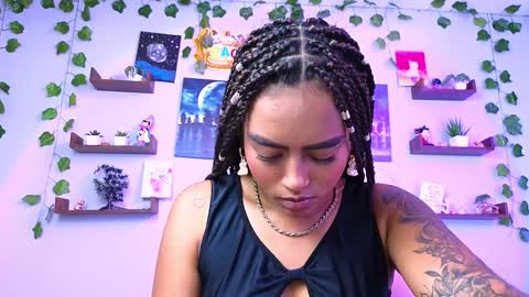 Snapshot of macey_hairy chatting on 12/12/24, 06:53 Macey Elliot Modelo Independiente online show from 12/12/24, 06:53