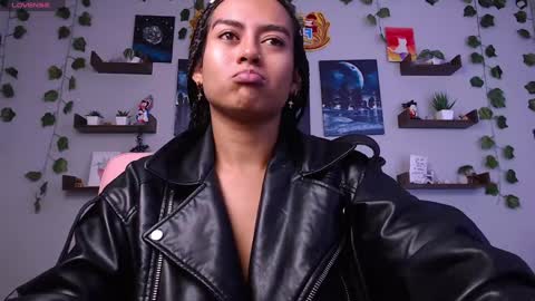 Snapshot of macey_hairy chatting on 12/24/24, 12:55 Macey Elliot Modelo Independiente online show from 12/24/24, 12:55