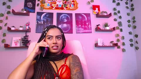 Snapshot of macey_hairy chatting on 12/24/24, 07:00 Macey Elliot Modelo Independiente online show from 12/24/24, 07:00