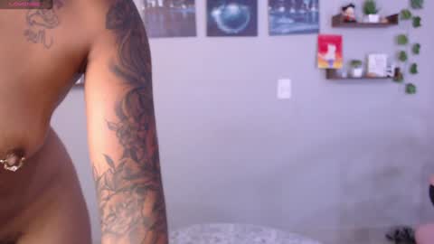Snapshot of macey_hairy chatting on 01/16/25, 11:58 Macey Elliot Modelo Independiente online show from 01/16/25, 11:58