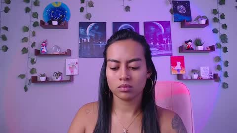 Snapshot of macey_hairy chatting on 02/08/25, 04:04 Macey Elliot Modelo Independiente online show from 02/08/25, 04:04