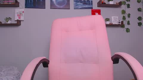 Snapshot of macey_hairy chatting on 02/12/25, 12:01 Macey Elliot Modelo Independiente online show from 02/12/25, 12:01