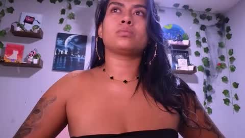Macey Elliot Modelo Independiente online show from 11/30/25, 11:20