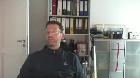 macfly67 online show from 12/02/24, 10:07
