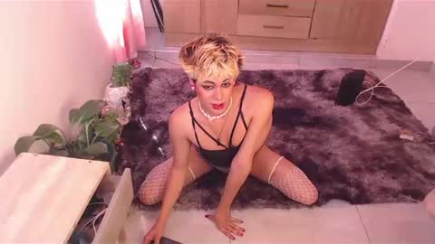 Snapshot of machissex chatting on 01/28/25, 07:42 machissex online show from 01/28/25, 07:42